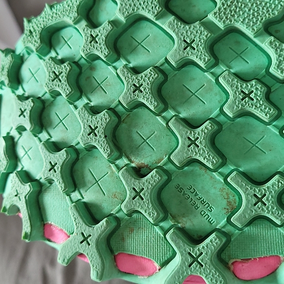 Adidas vigor TR 3 trail running sneaker shoe in pink and mint green. Size 5 - Picture 13 of 16